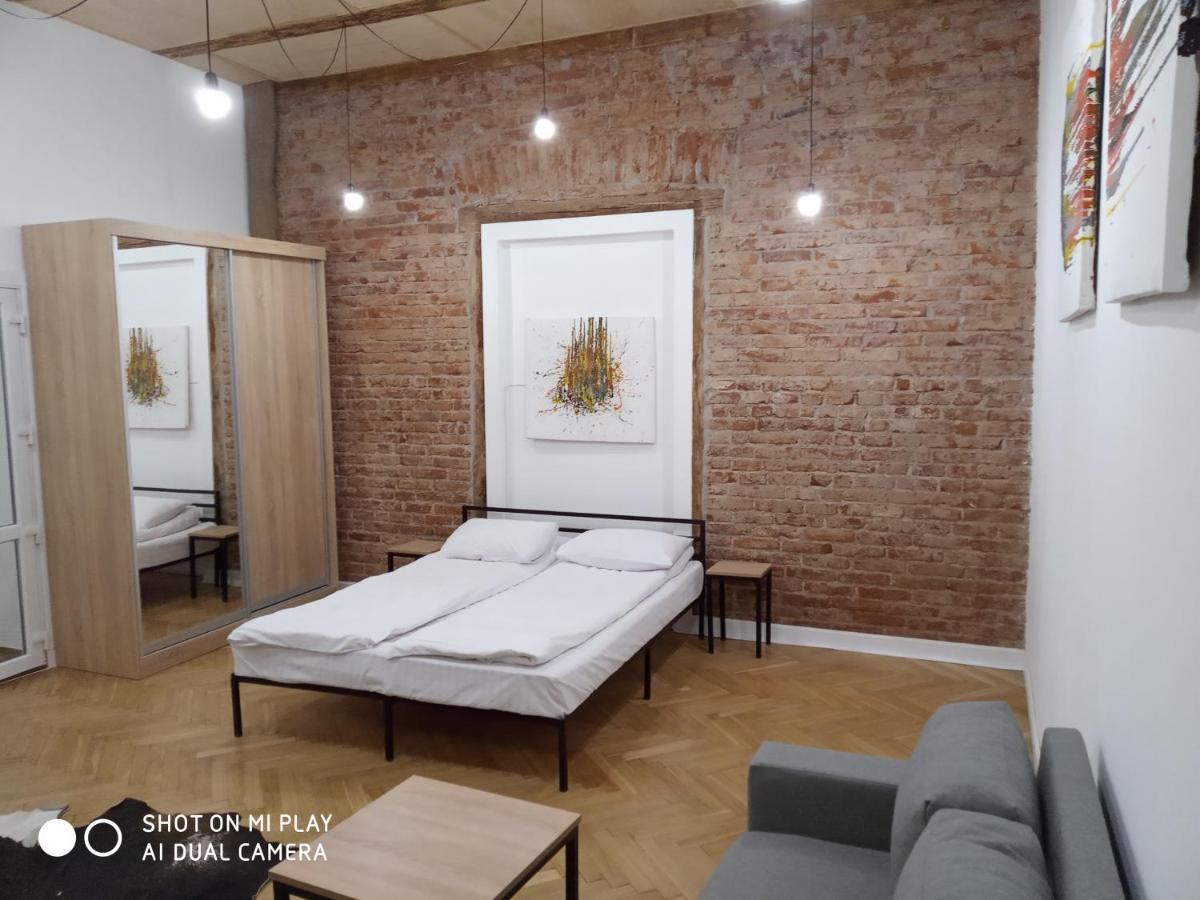 Gogol 14 Апартаменти В Історичному Центрі Міста Uzhhorod Ngoại thất bức ảnh